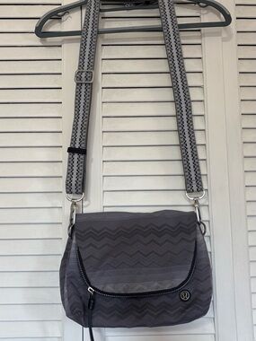 lululemon athletica Gray Chevron Crossbody with Patterned Adjustable Strap